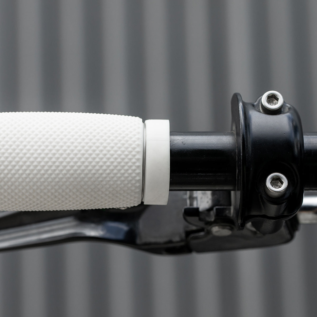 White bicycle handlebar sales grips